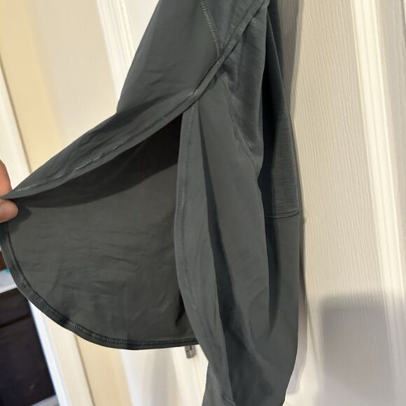 Lululemon Twist Back Tank Top Slate Blue Gray Size 4 Activewear Open Side Sporty - Picture 4 of 8